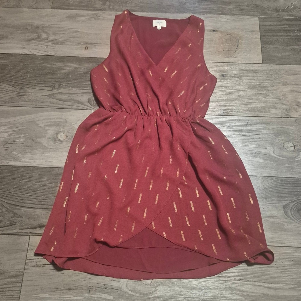 Everly Burgundy Gold Foil Dash Faux Wrap Mini Dress V-Neck Sleeveless Medium